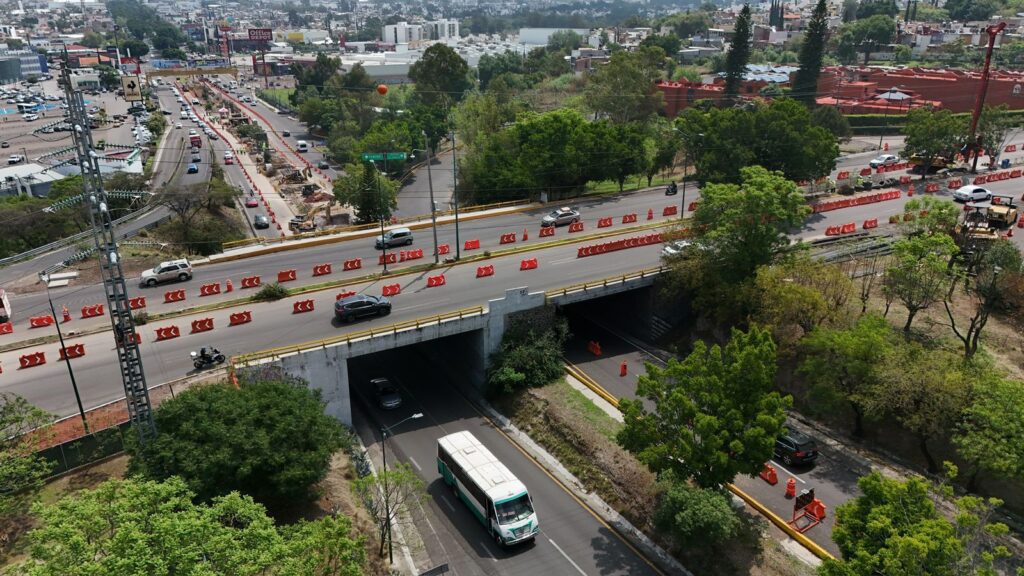 Distribuidor de la salida a Pátzcuaro