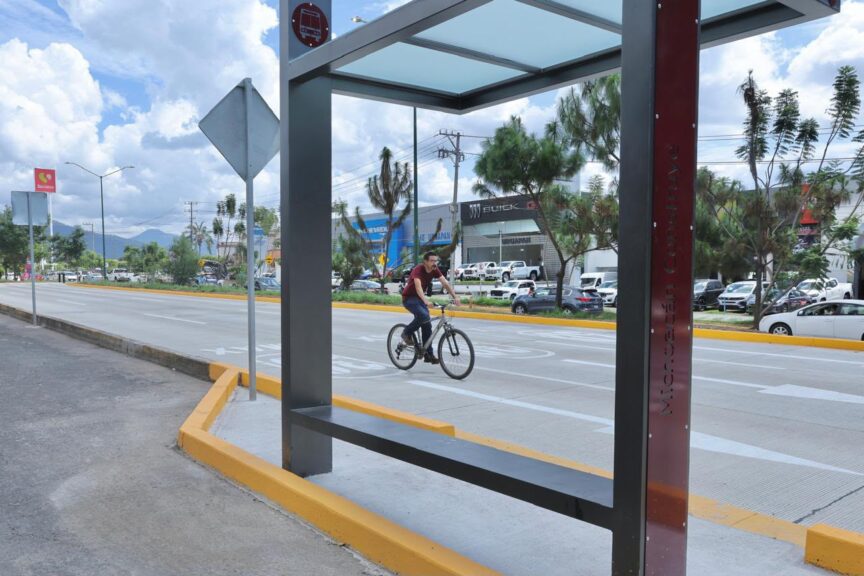 Inaugura Bedolla tercera etapa de la avenida Paseo de la Revolución en Uruapan