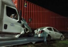Choque entre tractocamiones y auto deja dos lesionados en la México-Guadalajara