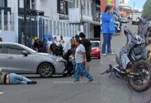 Motociclista herido tras choque contra auto, en Uruapan