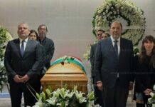 En compañía de su familia, Bedolla despide al ingeniero Cárdenas y reconoce su papel en el México moderno.