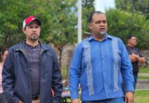 Apoyan construcción de sanitarios en la plaza principal de San José Otonguitiro